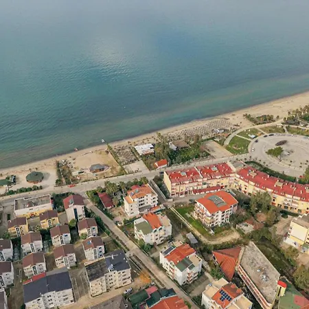 Ground Floor In Next To Flower Self Check In 100m To Golem (Tirana)