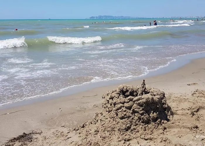 Ground Floor In Next To Flower Self Check In 100m To Apartment Golem (Tirana)