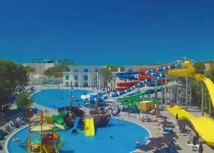 Ground Floor In Next To Flower Self Check In 100m To Golem (Tirana)