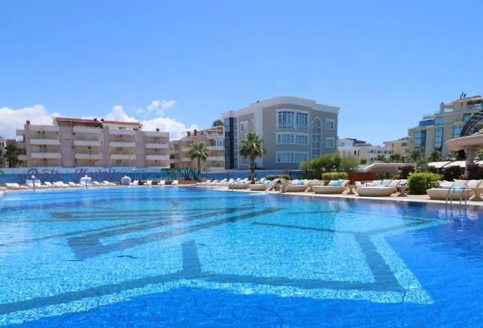 Ground Floor In Next To Flower Self Check In 100m To Apartment